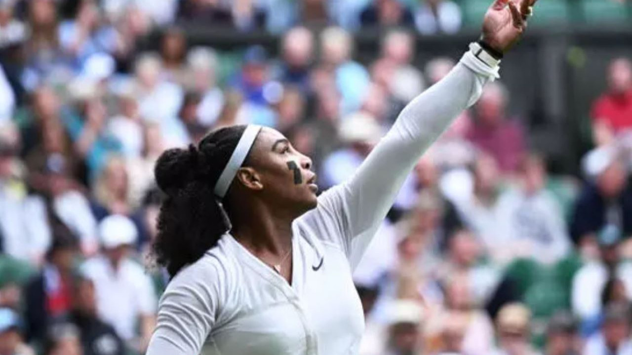 Serena Williams'ın Wimbledon'da yüzüne taktığı bant ne işe yarıyor?