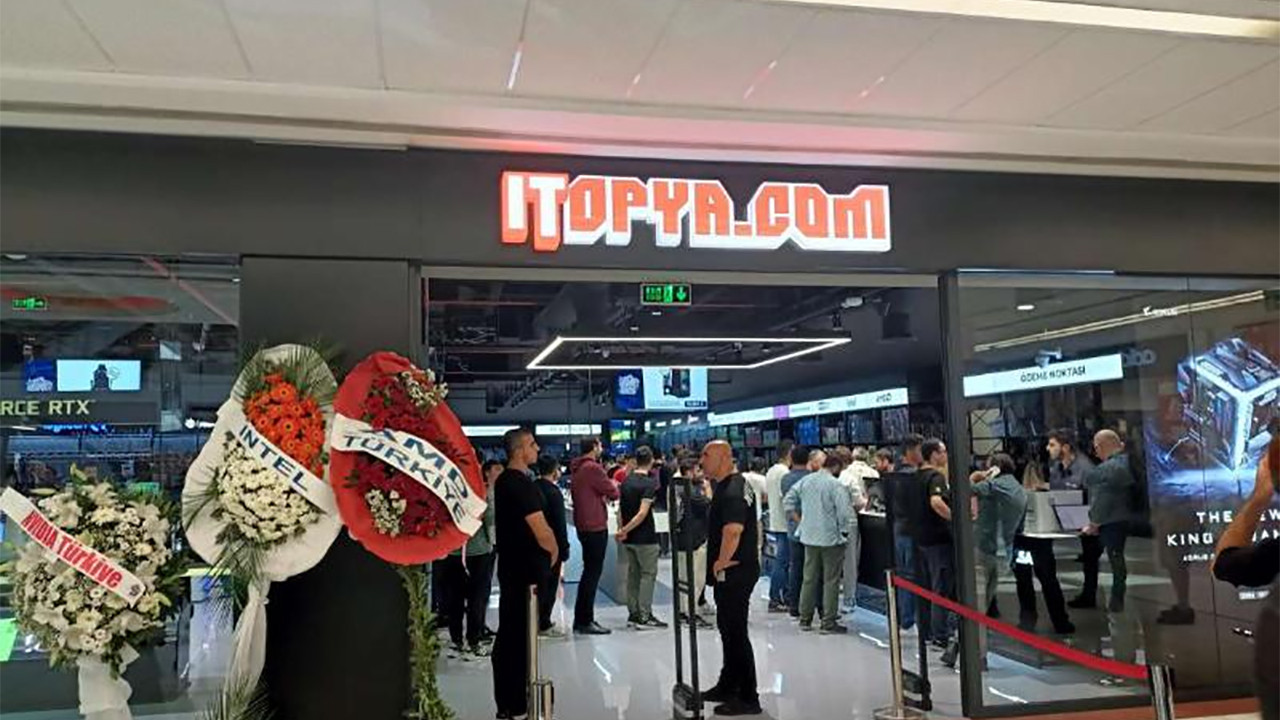 ITOPYA.COM İstanbul AIRPORT AVM Mağazası Açıldı