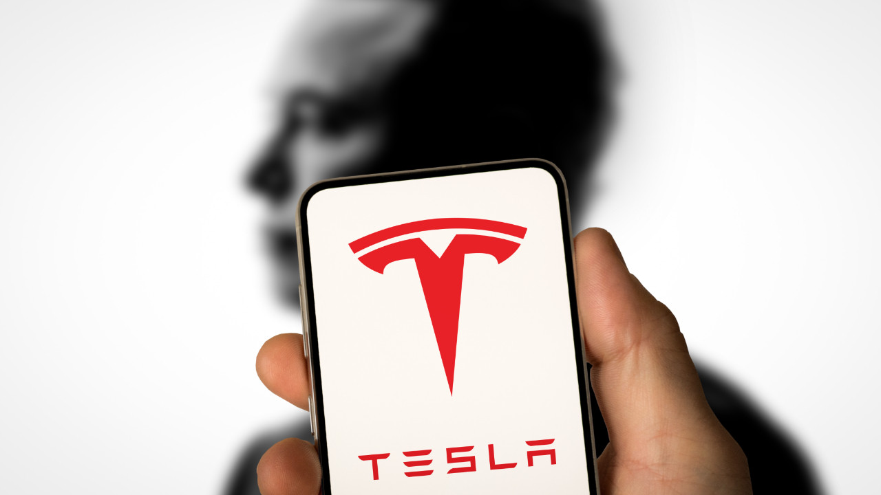 Tesla sahibi olmaktan utananlar, ikinci el fiyatlarını dibe indirdi