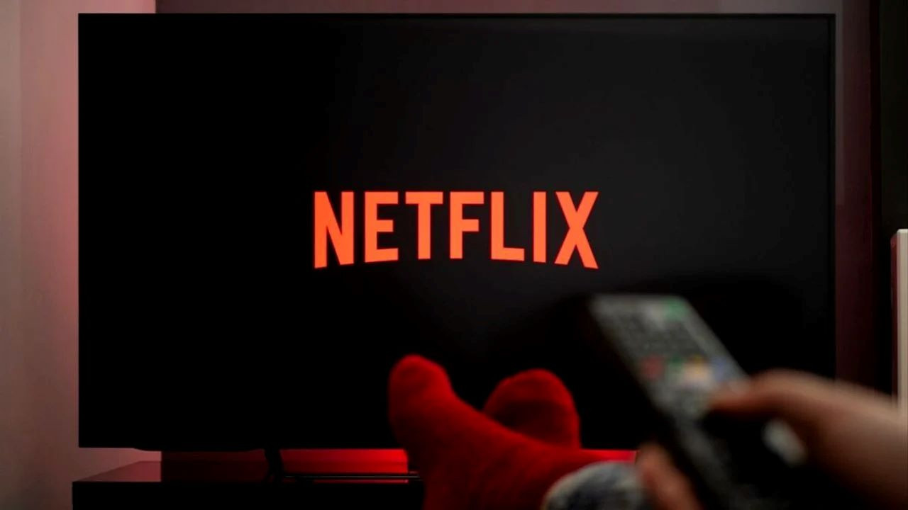 Netflix de "dikey video virüsüne" yenik düşüyor