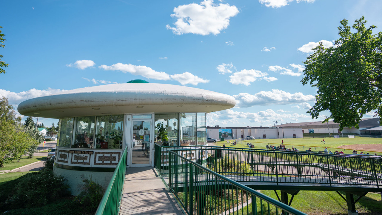 Dünya’da tek: UFO'lar için iniş alanı inşa ettiler!