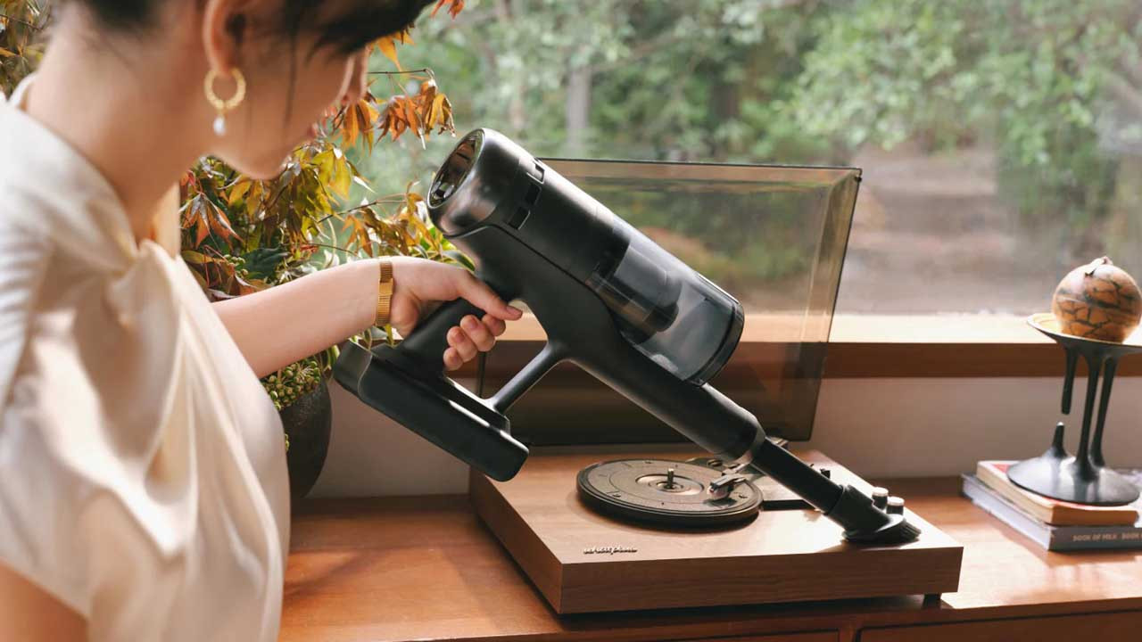 Roborock temizlikte yeni ergonomi anlayışı getiren süpürgesini tanıttı