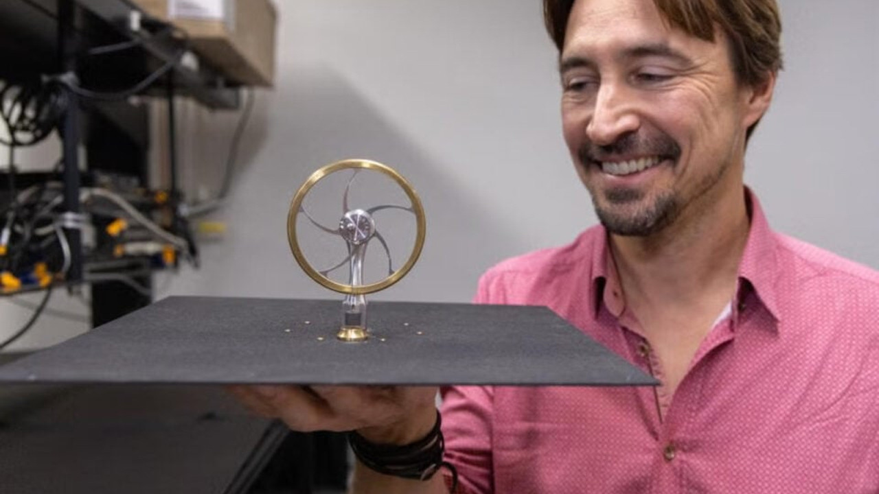 Uzayın soğuğuyla beslenen, ama Dünya'da çalışan motor yaptılar