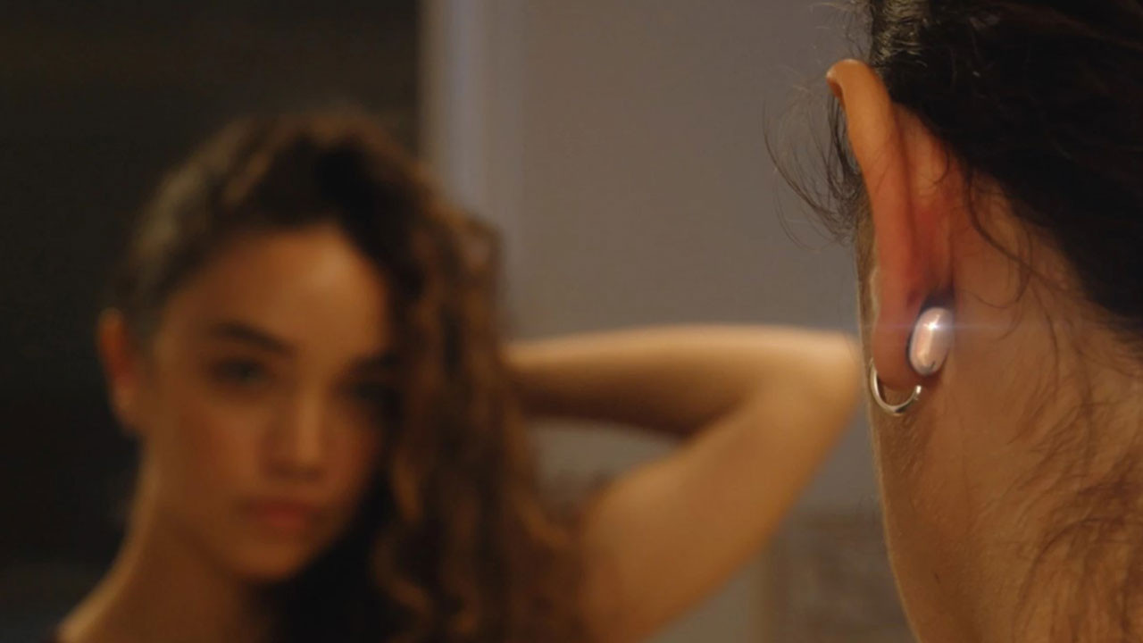 Giyilebilir teknolojide yeni dönem: Lumia 2 akıllı küpeler