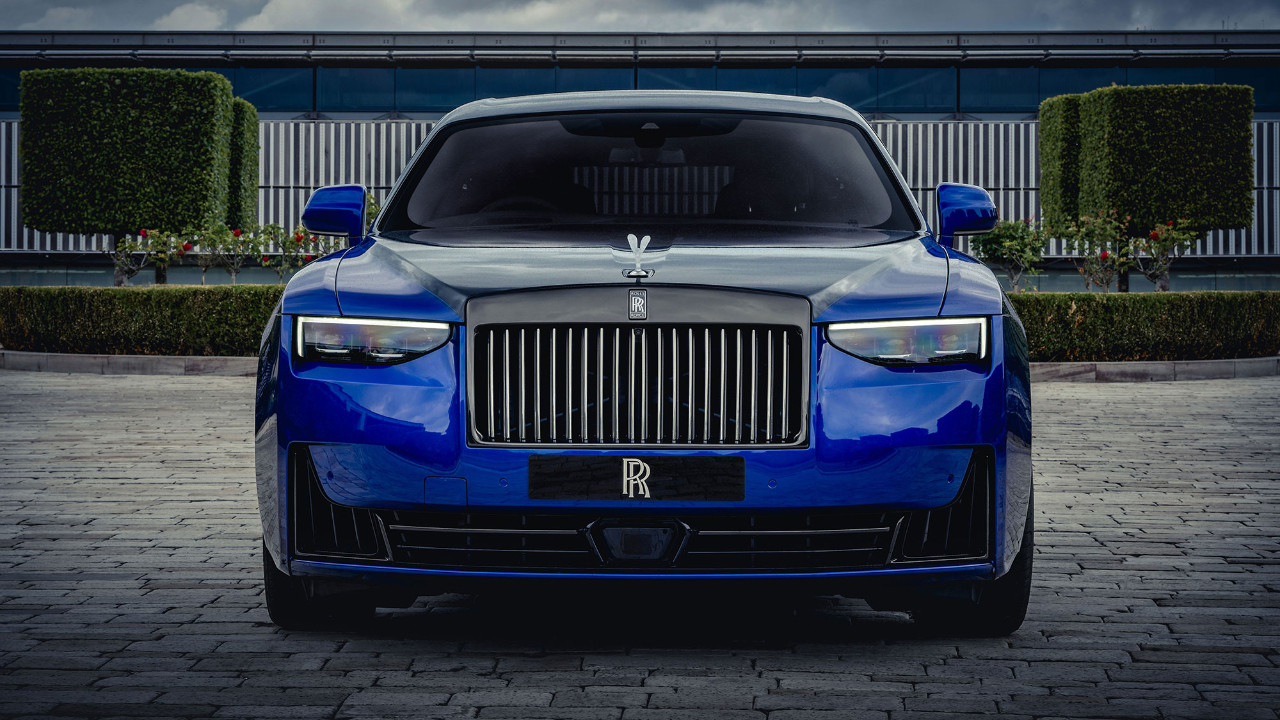 Pikseller lüksle buluştu: Rolls-Royce'un yeni Black Badge Ghost Gamer modeli büyülüyor