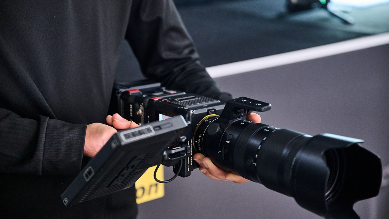 Nikon Z serisi genişliyor: 6K video ve RED kodeği ile yeni Nikon ZR tanıtıldı