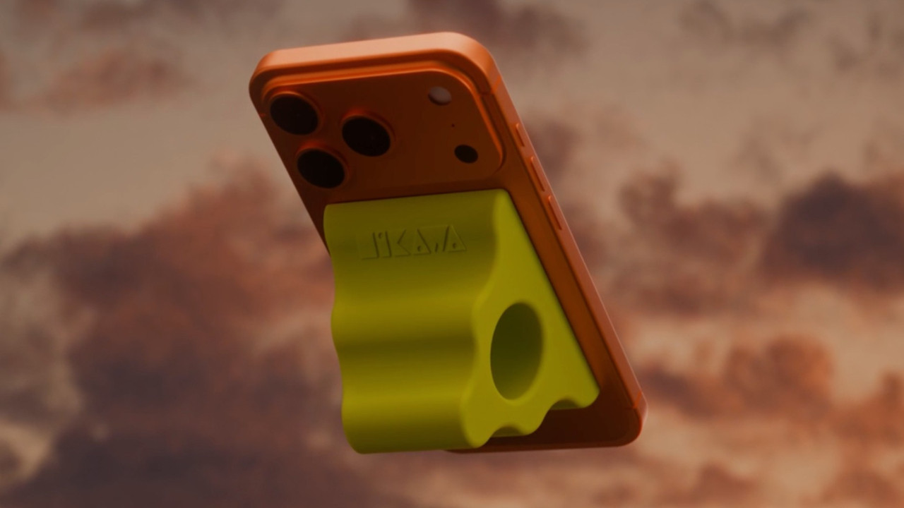 iPhone çorabından sonra modern heykel ilhamlı iPhone tutacağı sosyal medyanın gündeminde