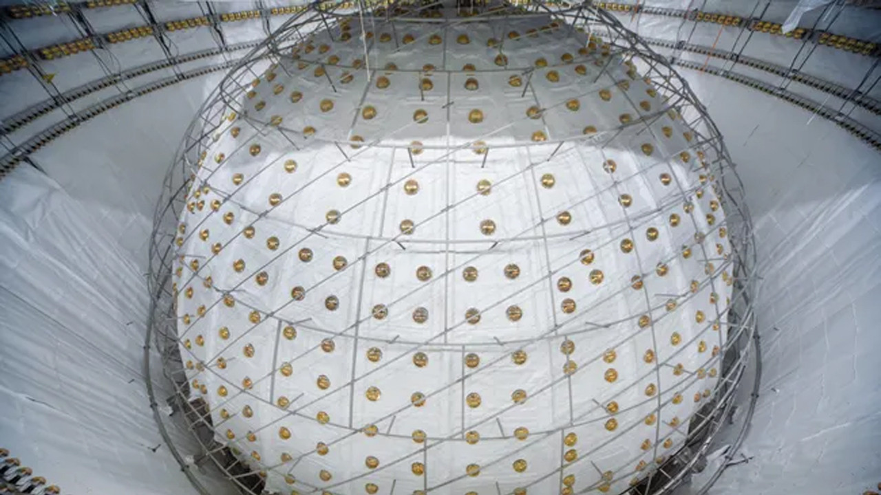 Fizik dünyasını salladı: Devasa JUNO detektörü, 'hayalet parçacıklar'ın sırrını çözüyor