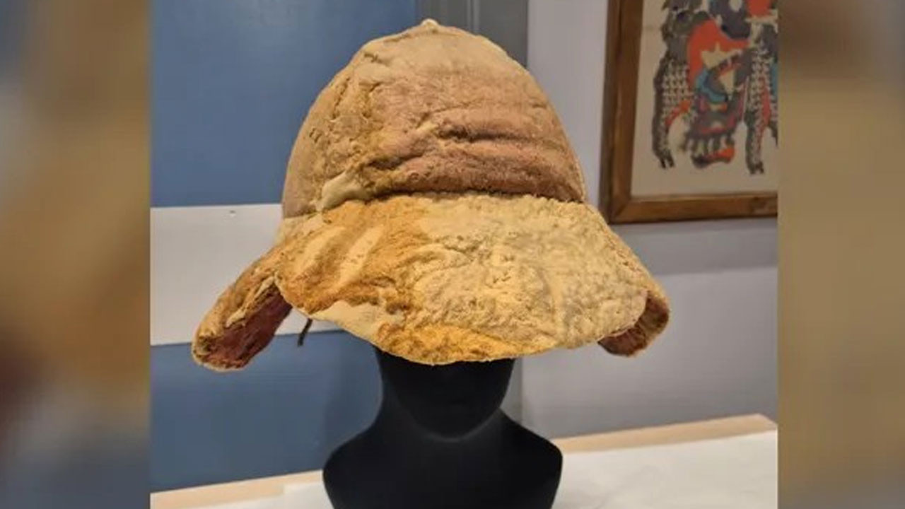 Mısır çölünde keşfedildi: 1.700 yıllık şapkanın sahibi kimdi?