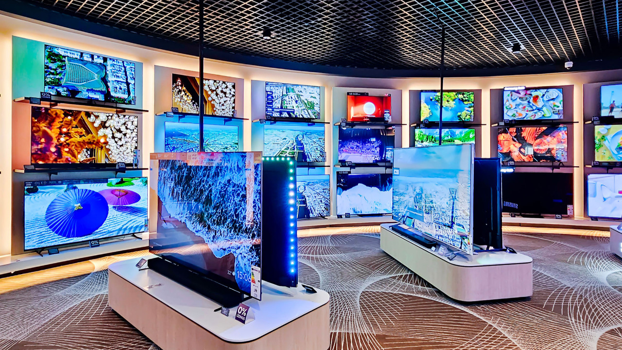 OLED TV mi, QLED TV mi? Son kararı salonunuzun ışığı verecek