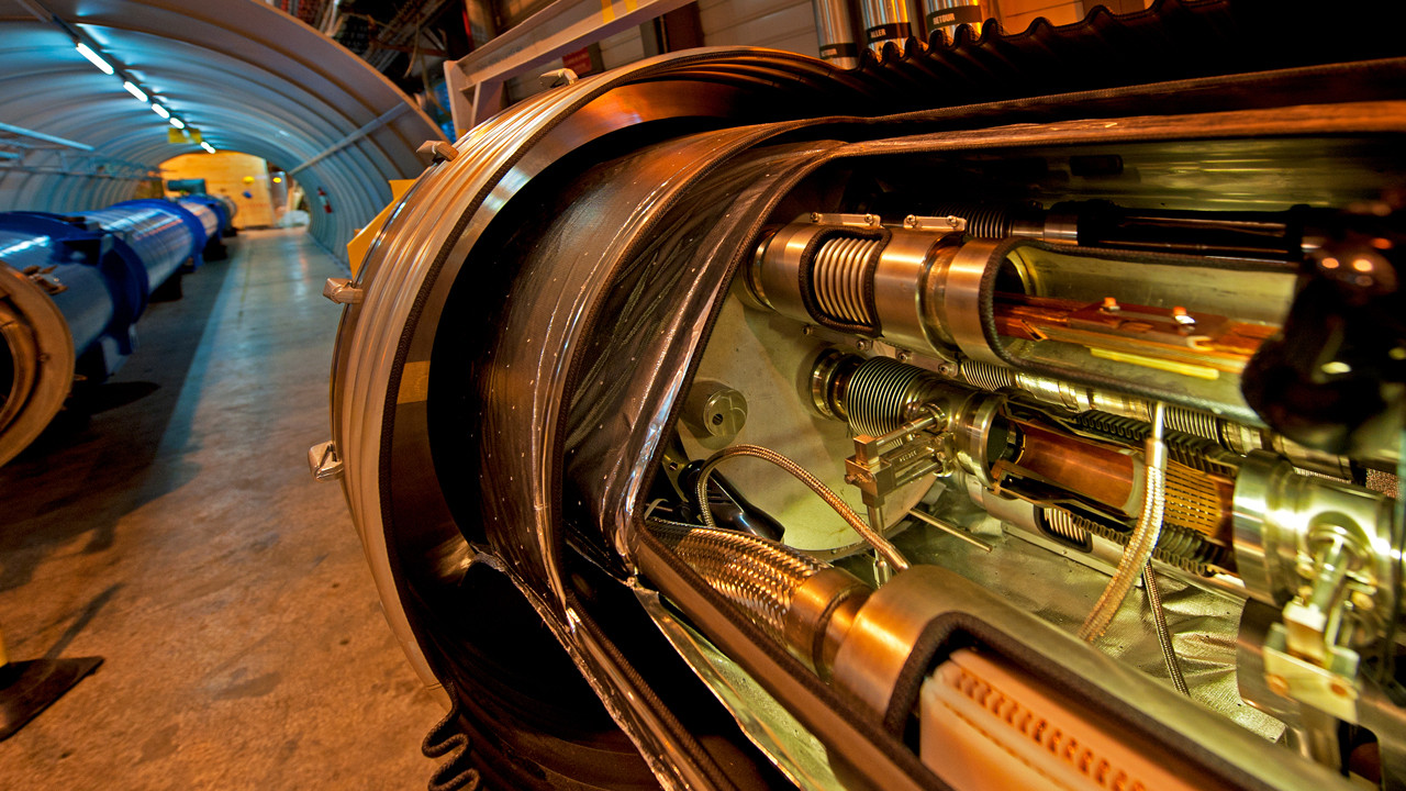 "Tanrı Parçacığı" yarışında beklenmedik fren: Dev tünel projesi rafa kalktı