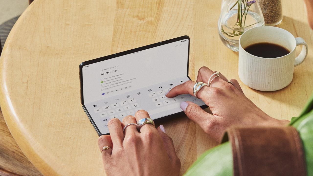 Motorola’dan yeni katlanabilir telefon: Razr Fold tanıtıldı