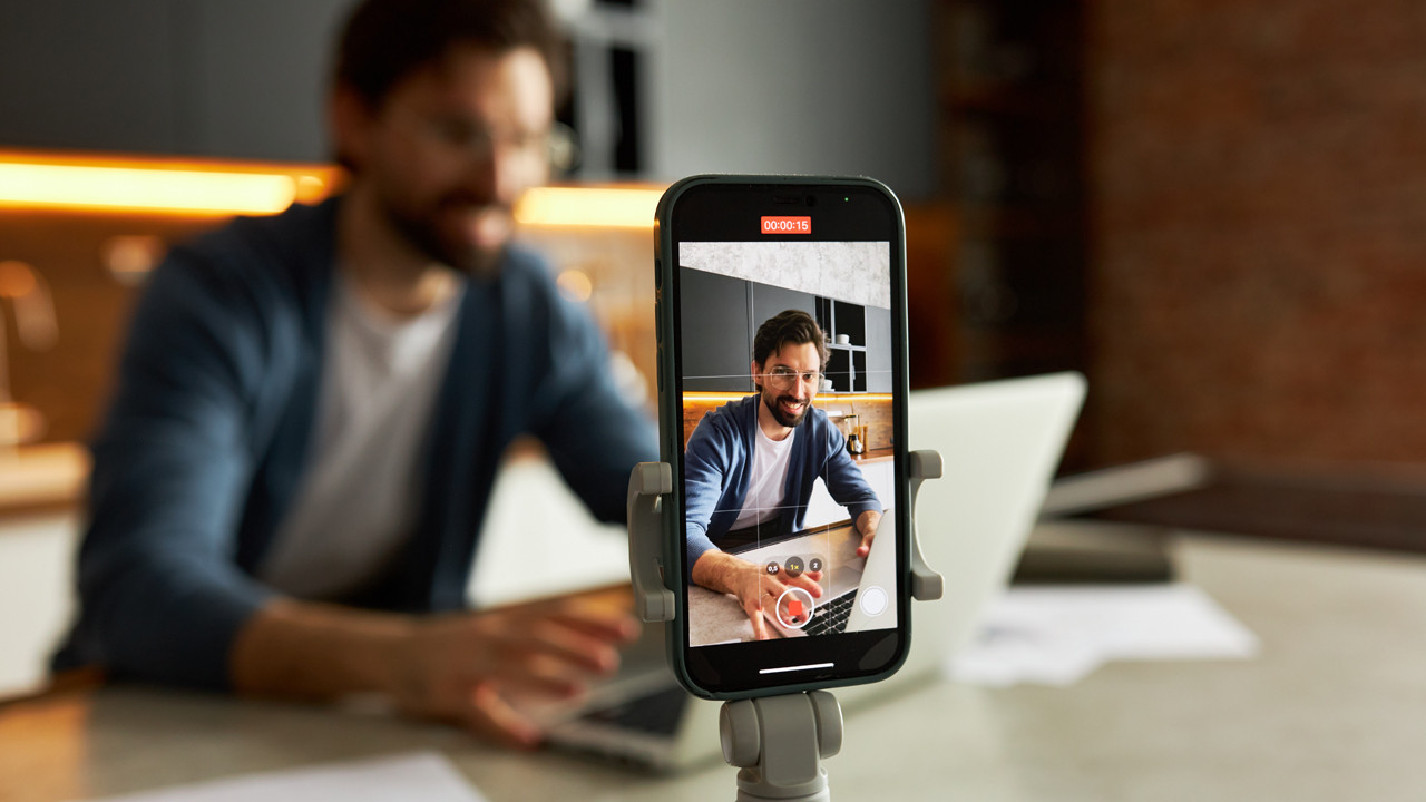 Çekmecedeki eski telefonu web kamerasına dönüştürün