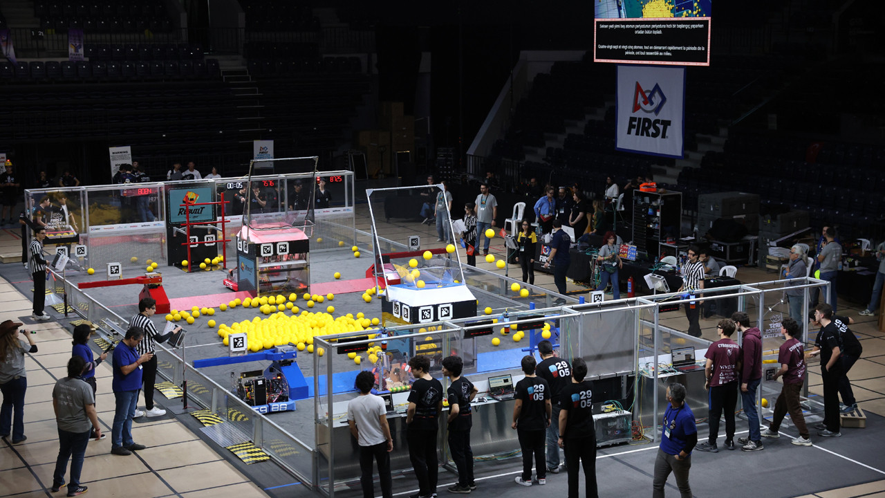 Robotik dünyasının kalbi İstanbul’da atıyor: 121 takım FRC ikinci etabında sahada!