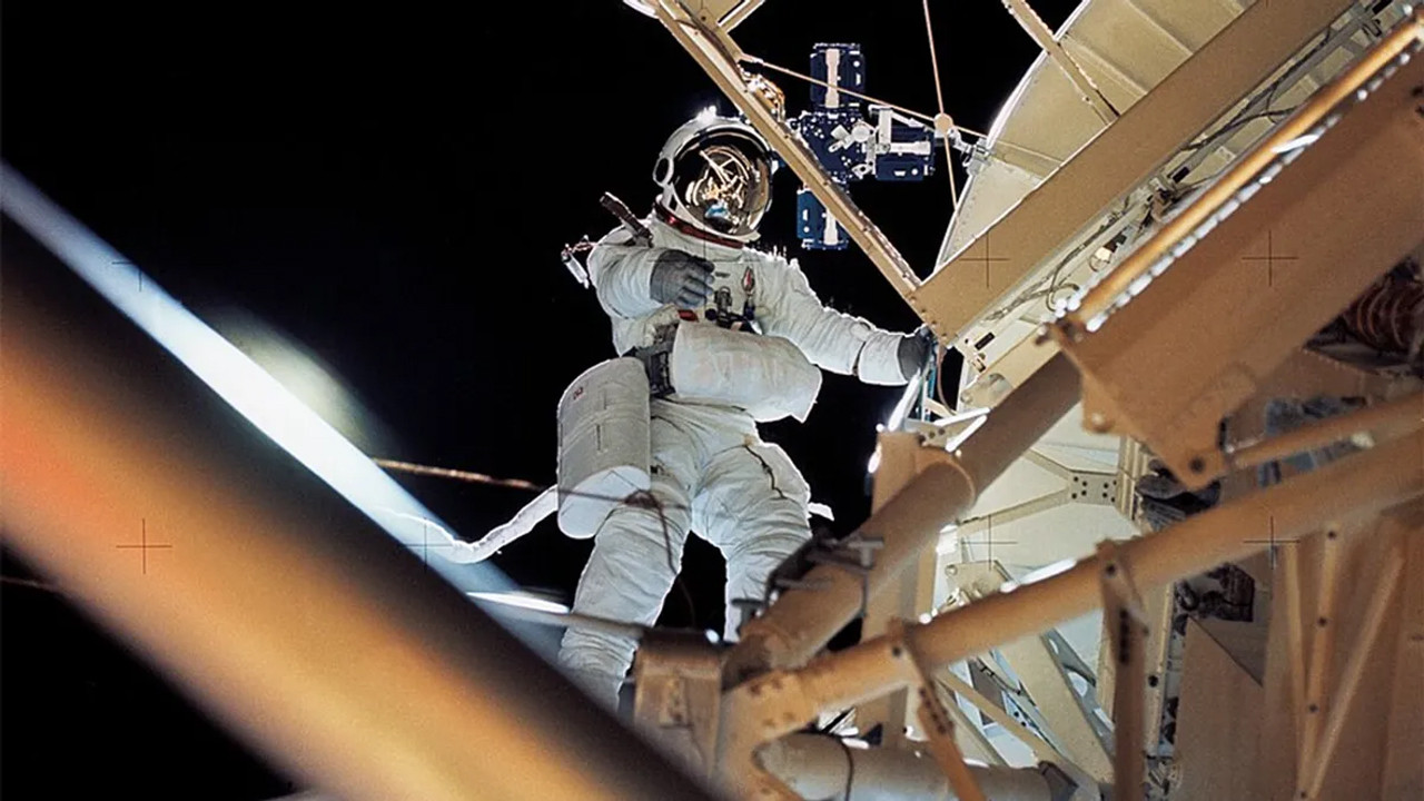 Goril, kadın sesi ve fazlası: Astronotların uzayda yaptığı unutulmaz şakalar