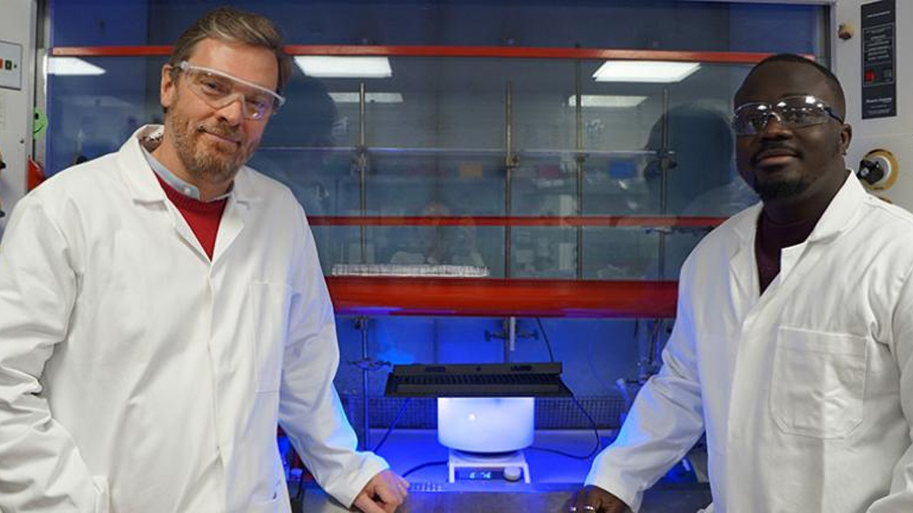 Eski bataryalar plastikleri eritiyor, temiz hidrojen enerjisi doğuyor