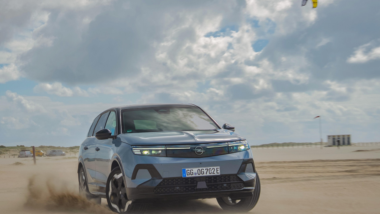 Opel ilk 4x4 elektriklisini Türkiye’ye getirdi: Grandland AWD sahnede