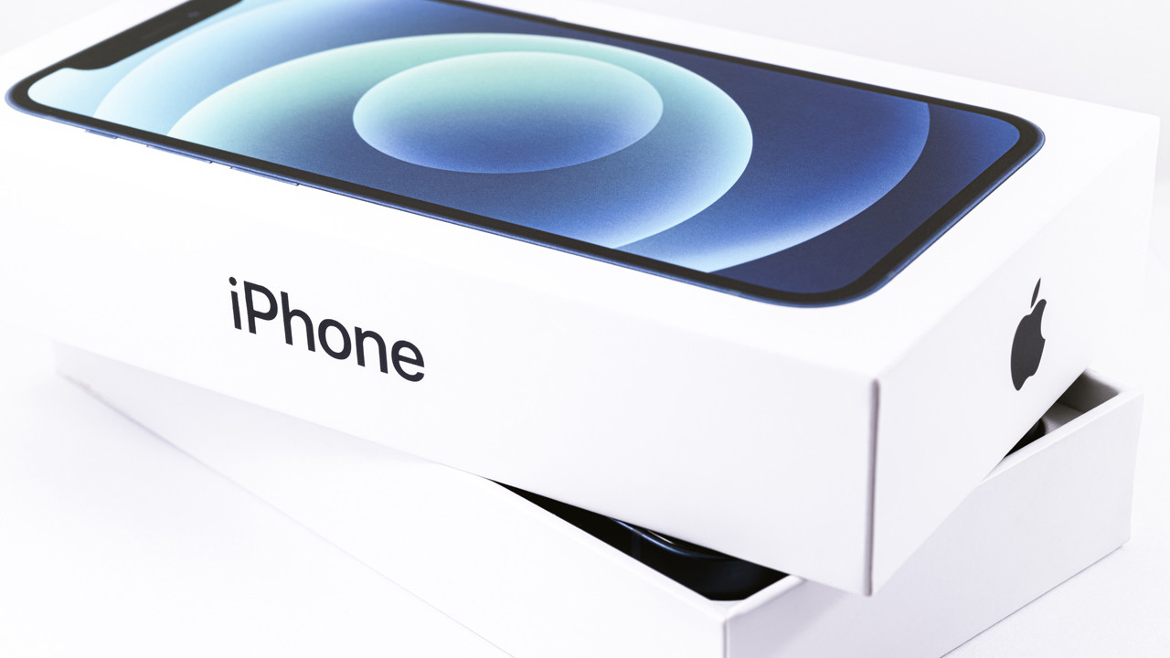 Elma logolu çıkartmalar: iPhone kutularının vazgeçilmezi neden ortadan kayboldu?
