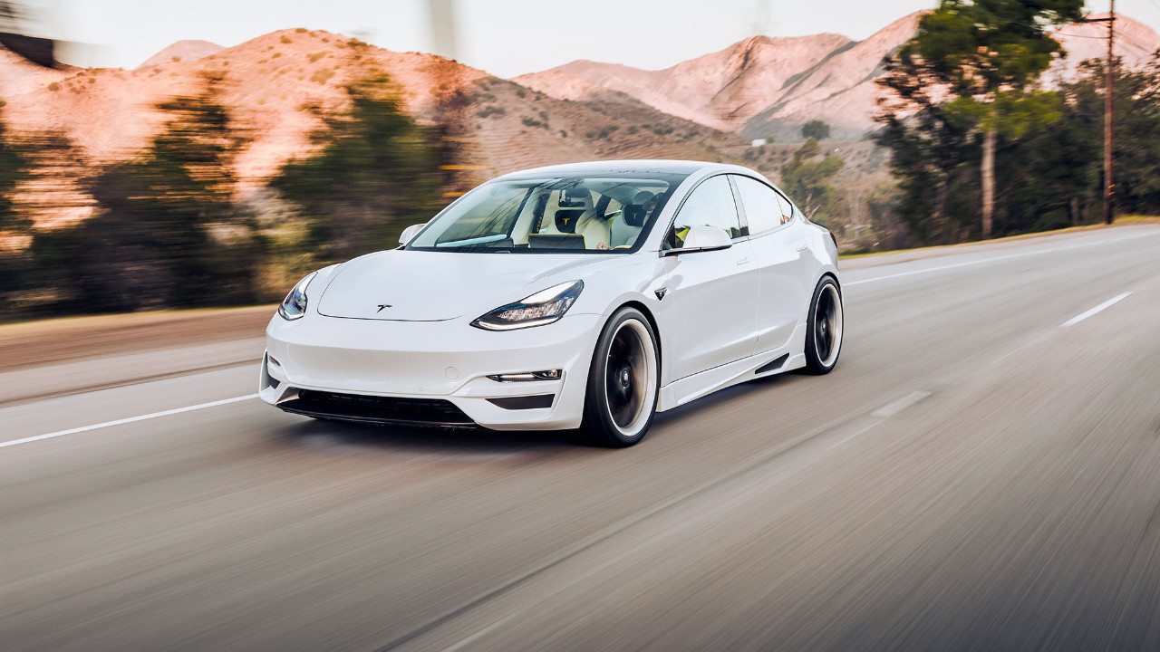 Tesla'dan gizli operasyon: Eski sözleşmelerdeki o kelimeyi tek tek değiştirdiler