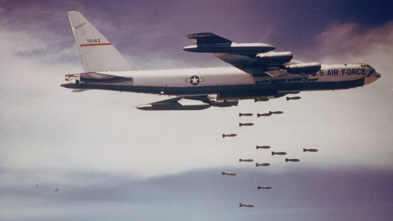 B-52'nin koltuk minderi, nasıl nükleer bir felakete yol açtı?