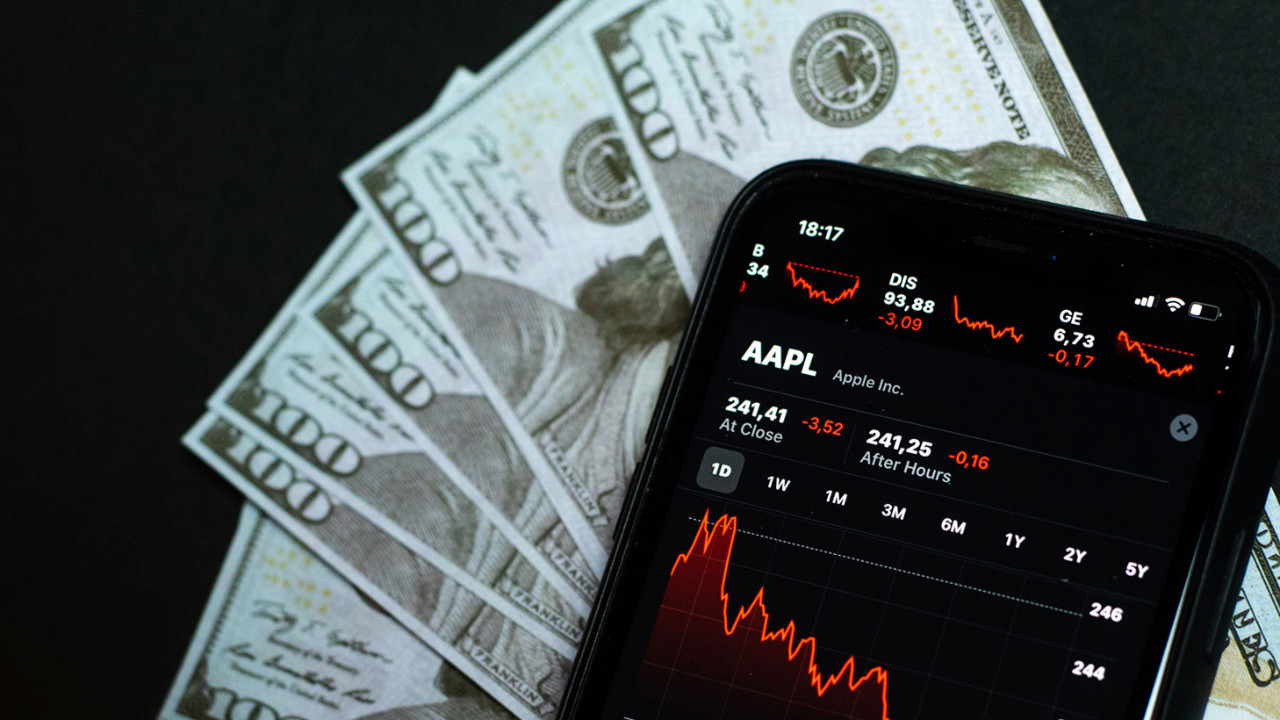 Apple'dan Yüksek Gelire Rağmen Borsada Düşüş
